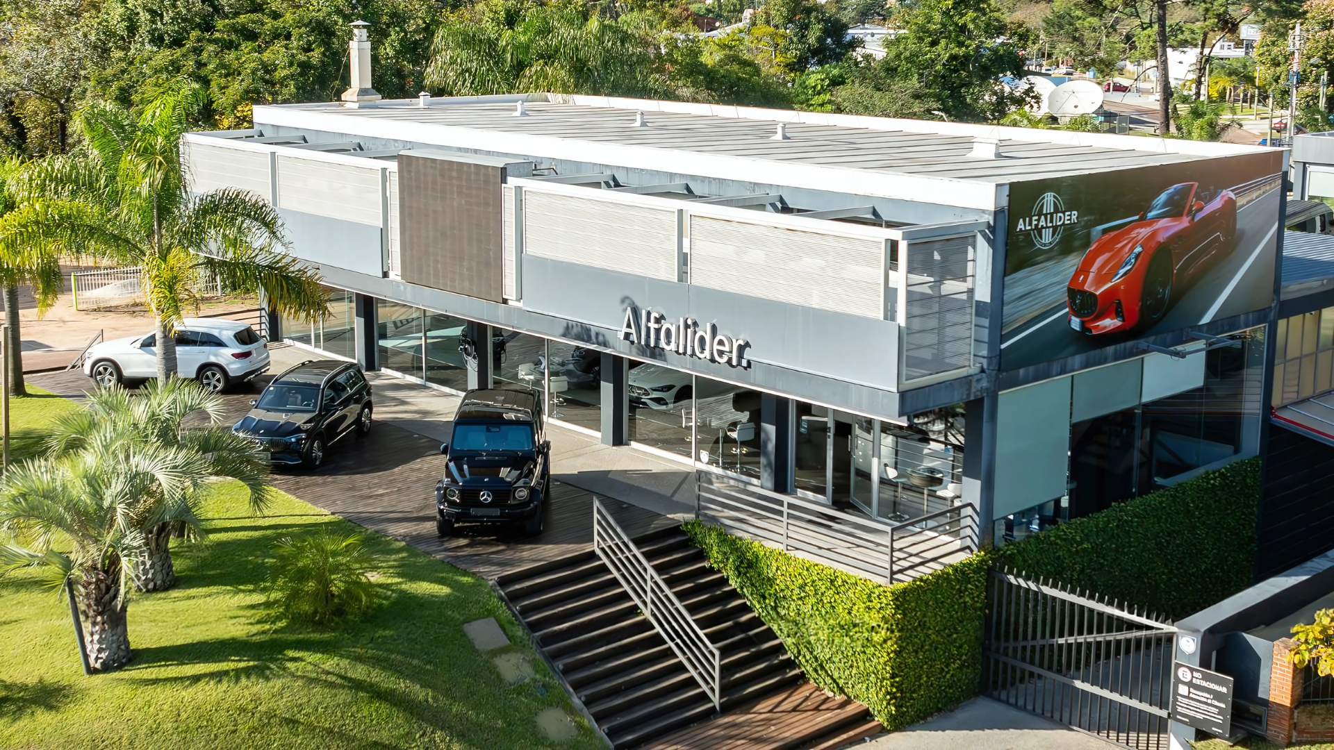 Alfalíder S.A.: autos de lujo en Punta del Este, Uruguay. Importamos y distribuimos marcas premium con servicio personalizado y excelencia garantizada.